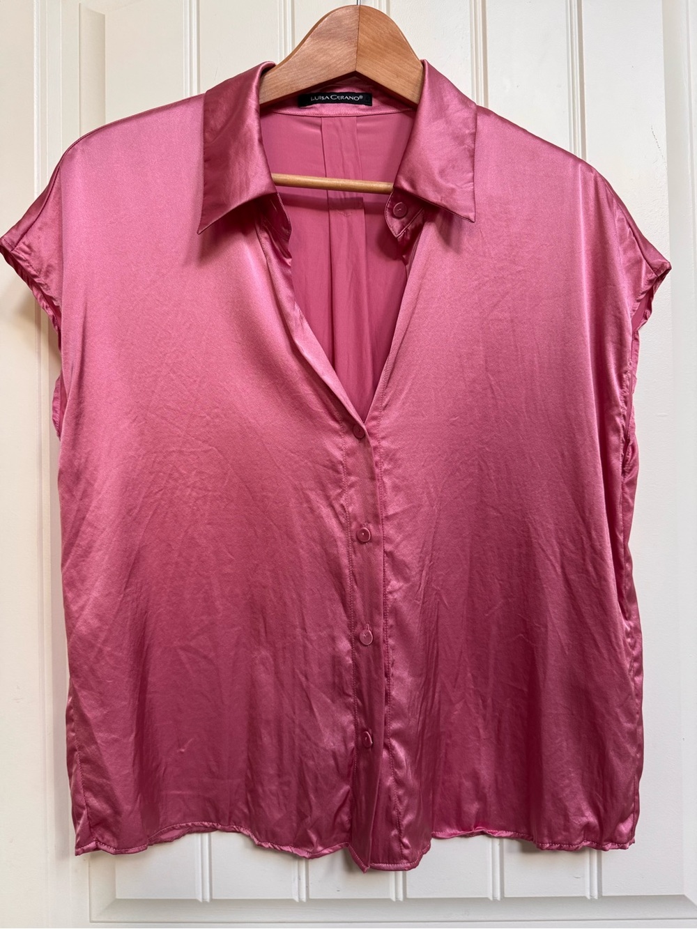 NWOT Luisa Cerano Pink Silk Cap Sleeve Collared Blouse. Size 8